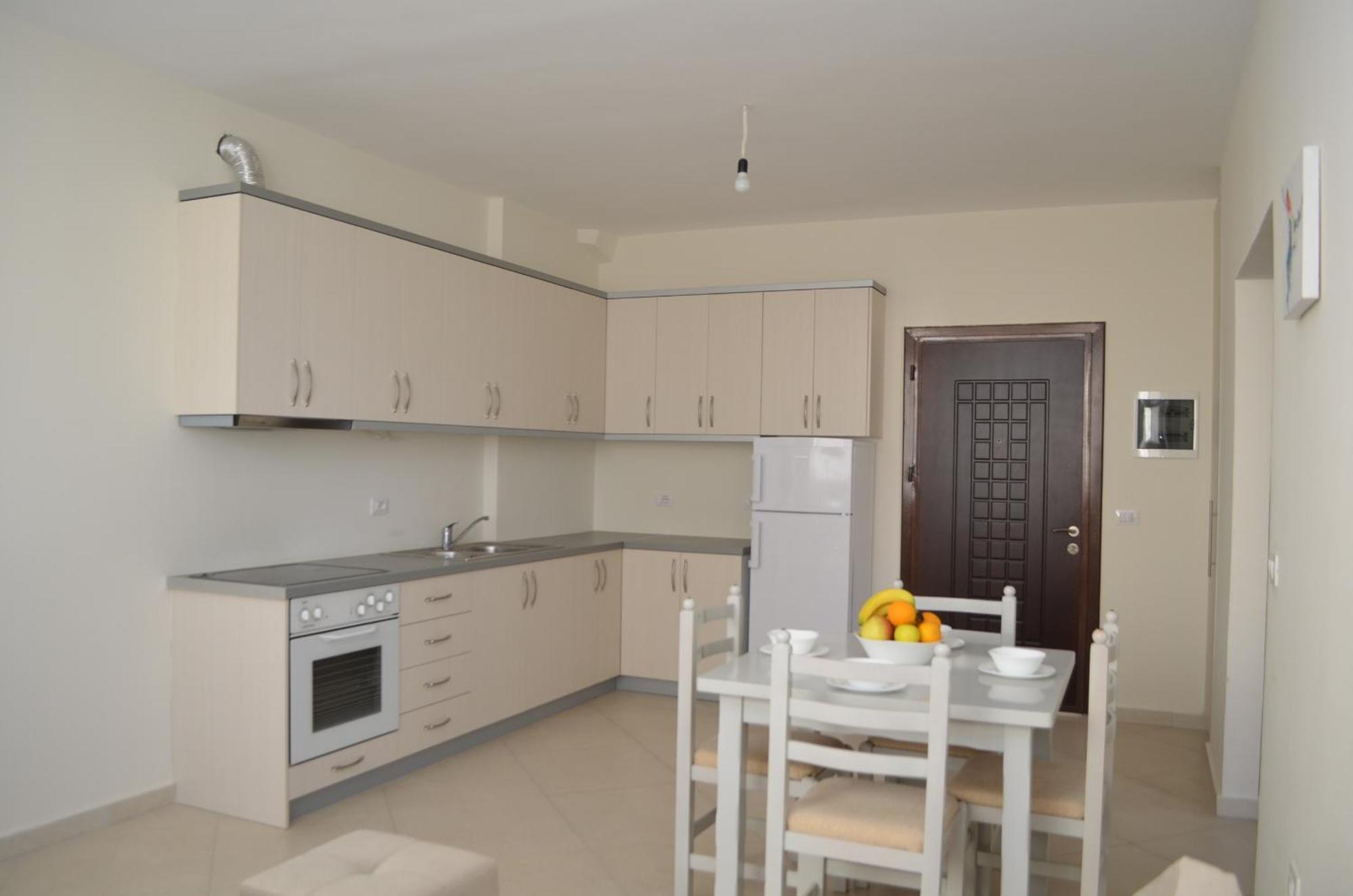 Eri Apartments ساراندا المظهر الخارجي الصورة