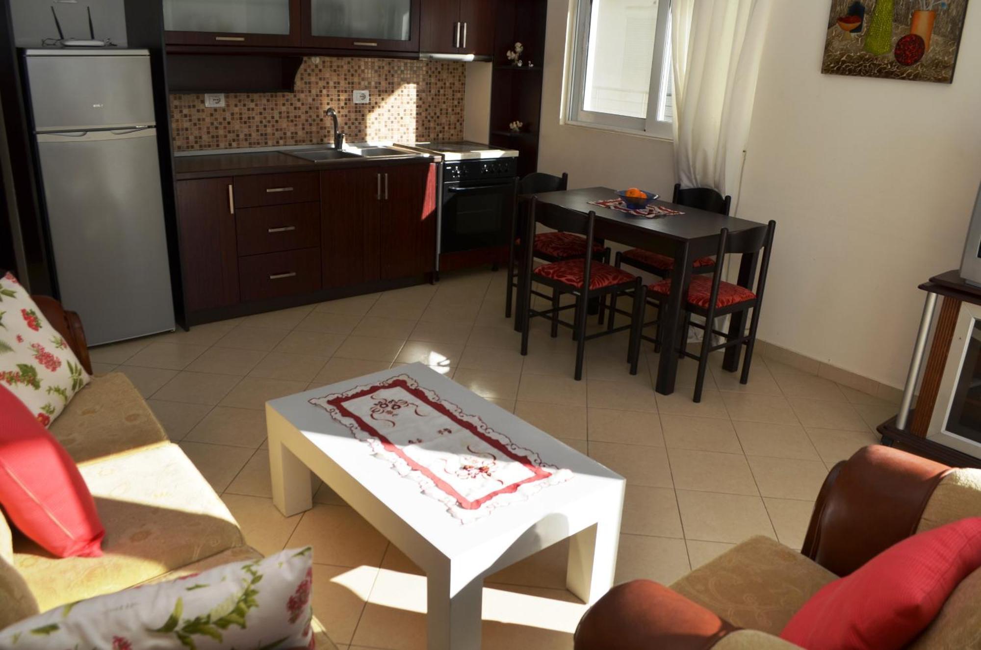 Eri Apartments ساراندا المظهر الخارجي الصورة