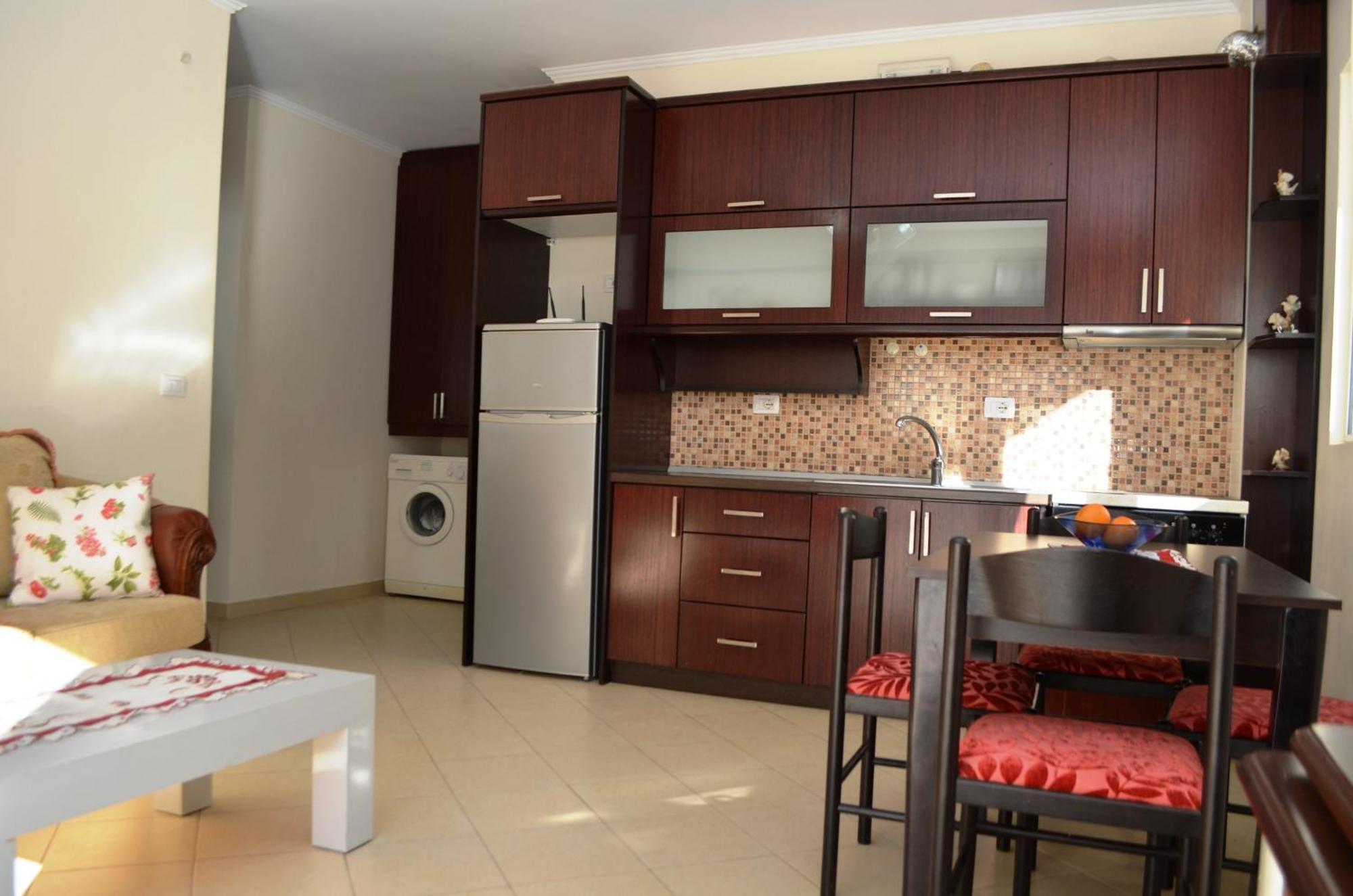 Eri Apartments ساراندا المظهر الخارجي الصورة