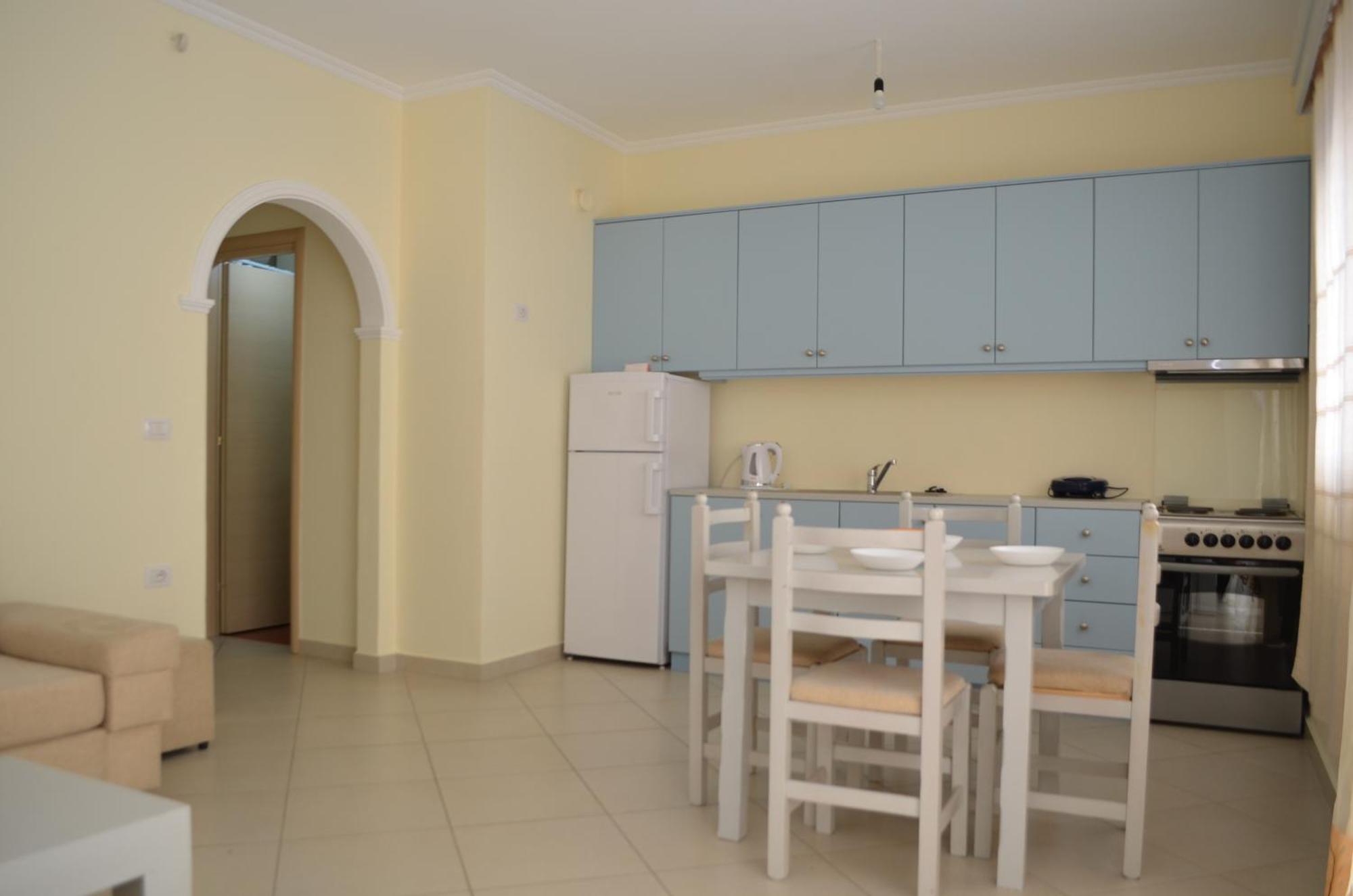 Eri Apartments ساراندا المظهر الخارجي الصورة